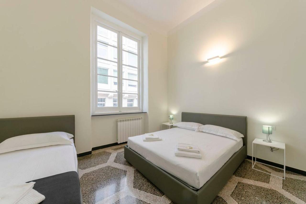 Appartement Joivy Elegant Flat For 7, In The Heart Of Gênes Extérieur photo