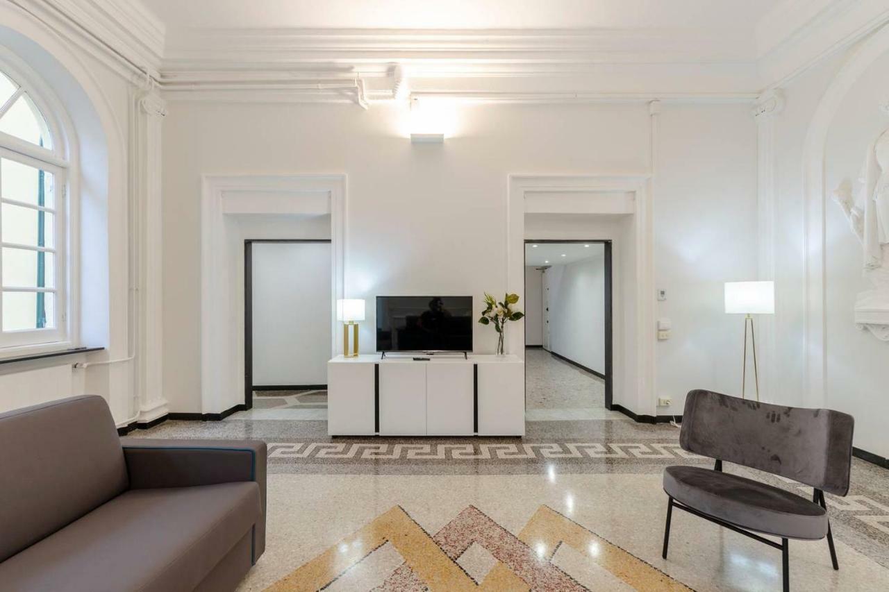 Appartement Joivy Elegant Flat For 7, In The Heart Of Gênes Extérieur photo