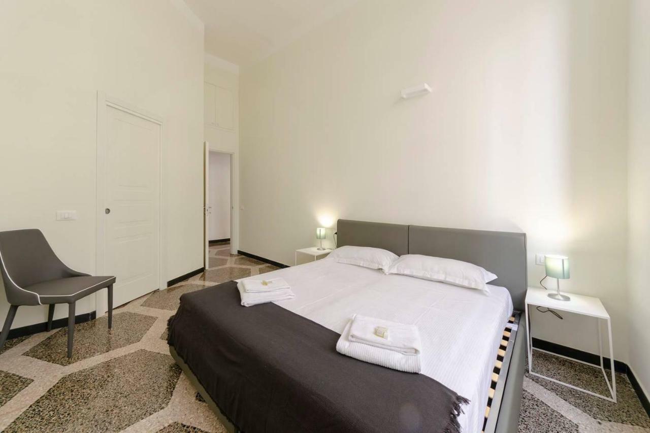 Appartement Joivy Elegant Flat For 7, In The Heart Of Gênes Extérieur photo